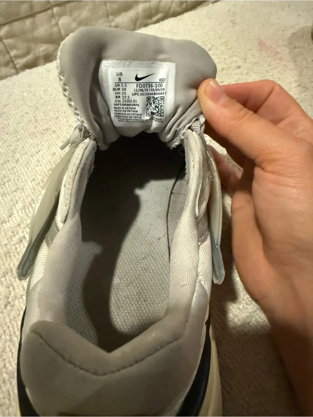NIKE - V2K Run - Women’s Shoes - W 8 / M 6.5 - Picture 4 of 6